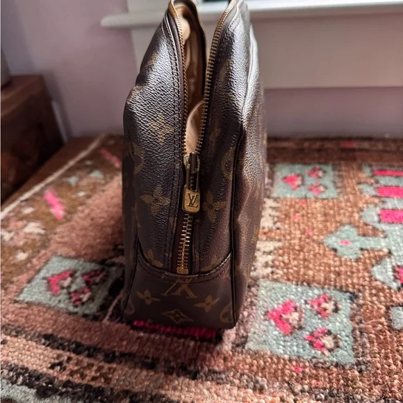 Louis Vuitton Monogram Toilette 28 cosmetic case - Picture 2 of 12